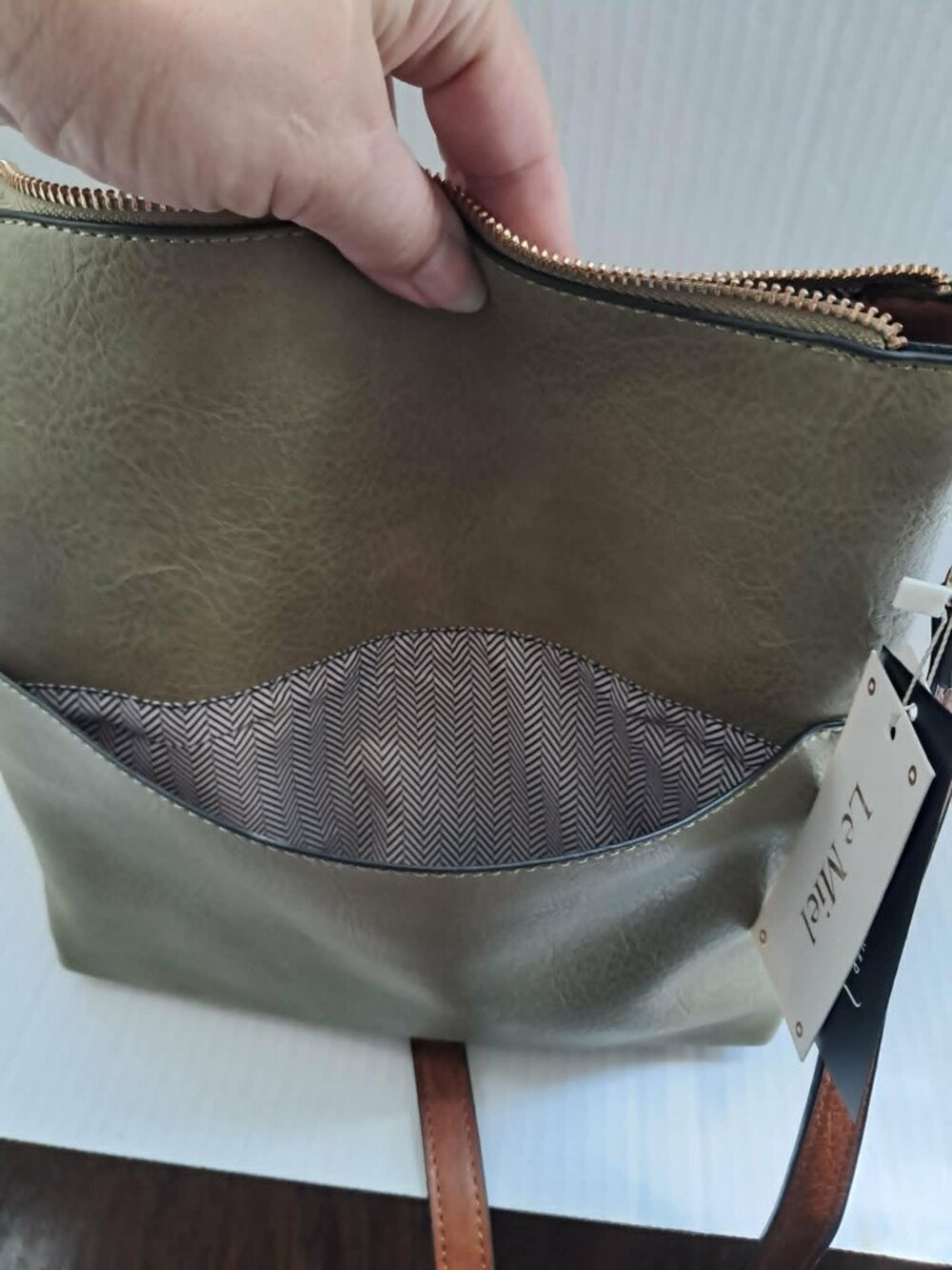 Le Miel Sage Green Crossbody Bag - Picture 4 of 11